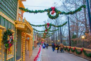 Wreaths and Christmas decor outdoors in Branson during Christmas time.