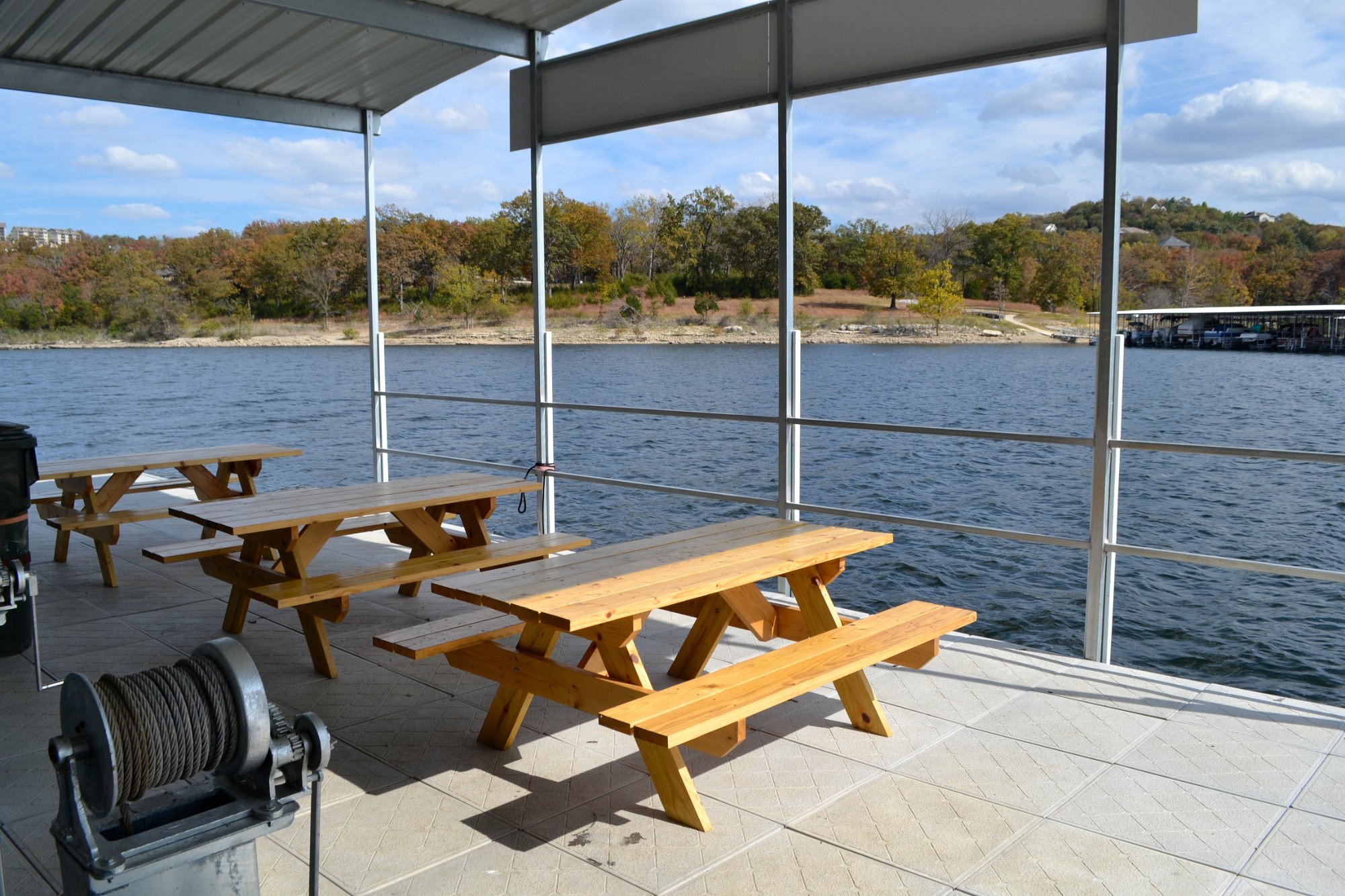 Dock-Picnic-Tables-Branson-Shores-Resort-Vacation-Rentals